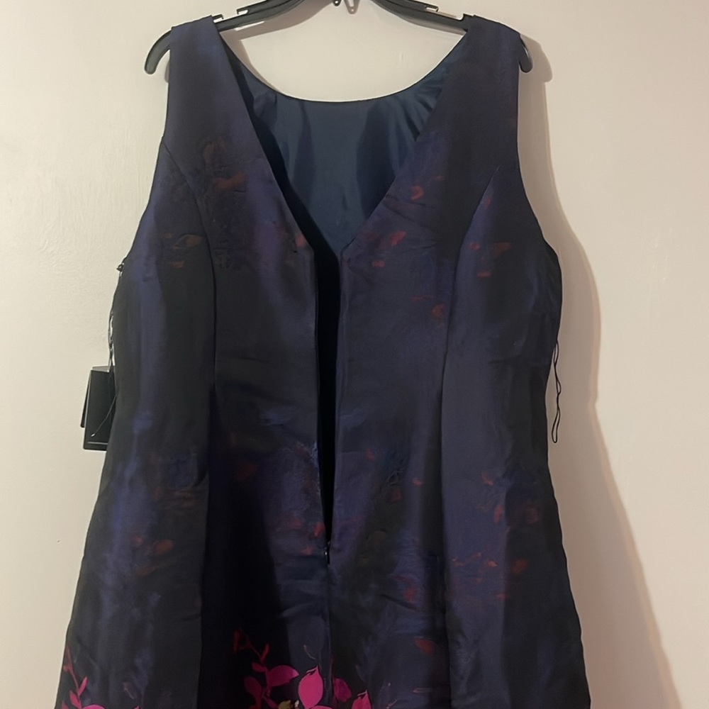 NWT Floral Sleeveless Dress - Navy and Pink - MAKE AN OFFER - CLOSING MY CLOSET. - Picture 8 of 11